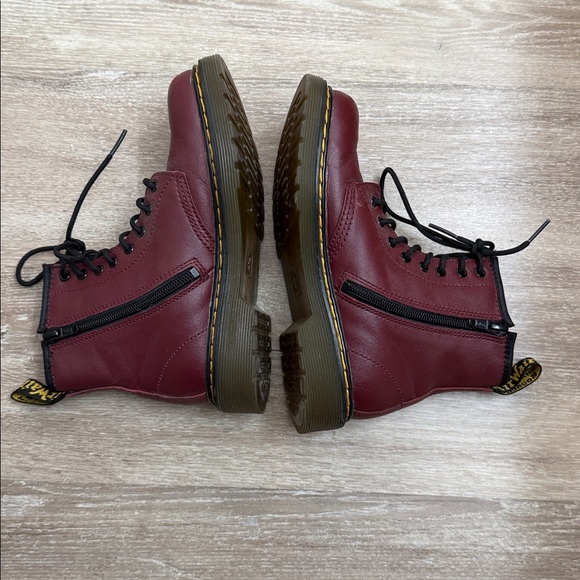 Dr. Martens kids boots minimum wear - Picture 14 of 16